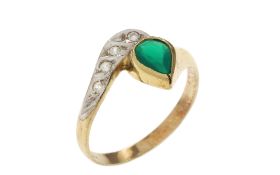 Ring 2.73g 585/- Gelbgold mit Smaragd und Zirkonia. Ringgroesse ca. 58