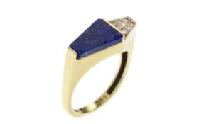 Ring 5.15g 585/- Gelbgold mit 8 Diamanten zus. ca. 0.06 ct. und Lapislazuli. Ringgroesse ca. 55