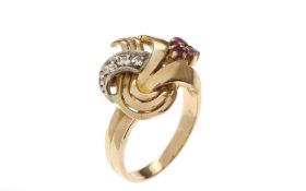 Ring 4.79g 750/- Gelbgold und Weissgold mit 3 Diamanten zus. ca. 0.06 ct. und Rubinen. Ringgroesse c