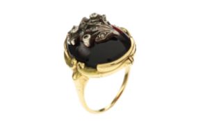 Ring 8.27g 585/- Gelbgold mit 15 Diamanten zus. ca. 0.15 ct. und Farbstein. Ringgroesse ca. 51