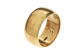 Ring 13.81g 585/- Gelbgold mit Gravur. Ringgroesse ca. 61