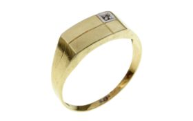 Ring 2.7g 585/- Gelbgold mit Diamant ca. 0.01 ct.. Ringgroesse ca. 65