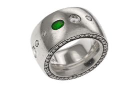 Schubart Ring 85.67g 925/- Silber mit 3 Diamanten zus. ca. 1.50 ct. F/vs. 51 Diamanten zus. ca. 1.34