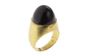 Ring 11.67g 585/- Gelbgold mit Farbstein. Ringgroesse ca. 50