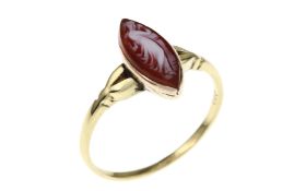 Ring 2.39g 585/- Gelbgold mit Gemme. Ringgroesse ca. 56