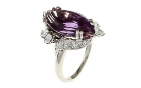 Ring 5.9g 750/- Weissgold mit 16 Diamanten zus. ca. 0.48 ct. und Amethyst. Ringgroesse ca. 53