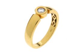 Ring 4.38g 750/- Gelbgold mit Diamant ca. 0.15 ct.. Ringgroesse ca. 54
