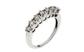 Ring 2.76g 585/- Weissgold mit 7 Diamanten zus. ca. 0.35 ct.. Ringgroesse ca. 52