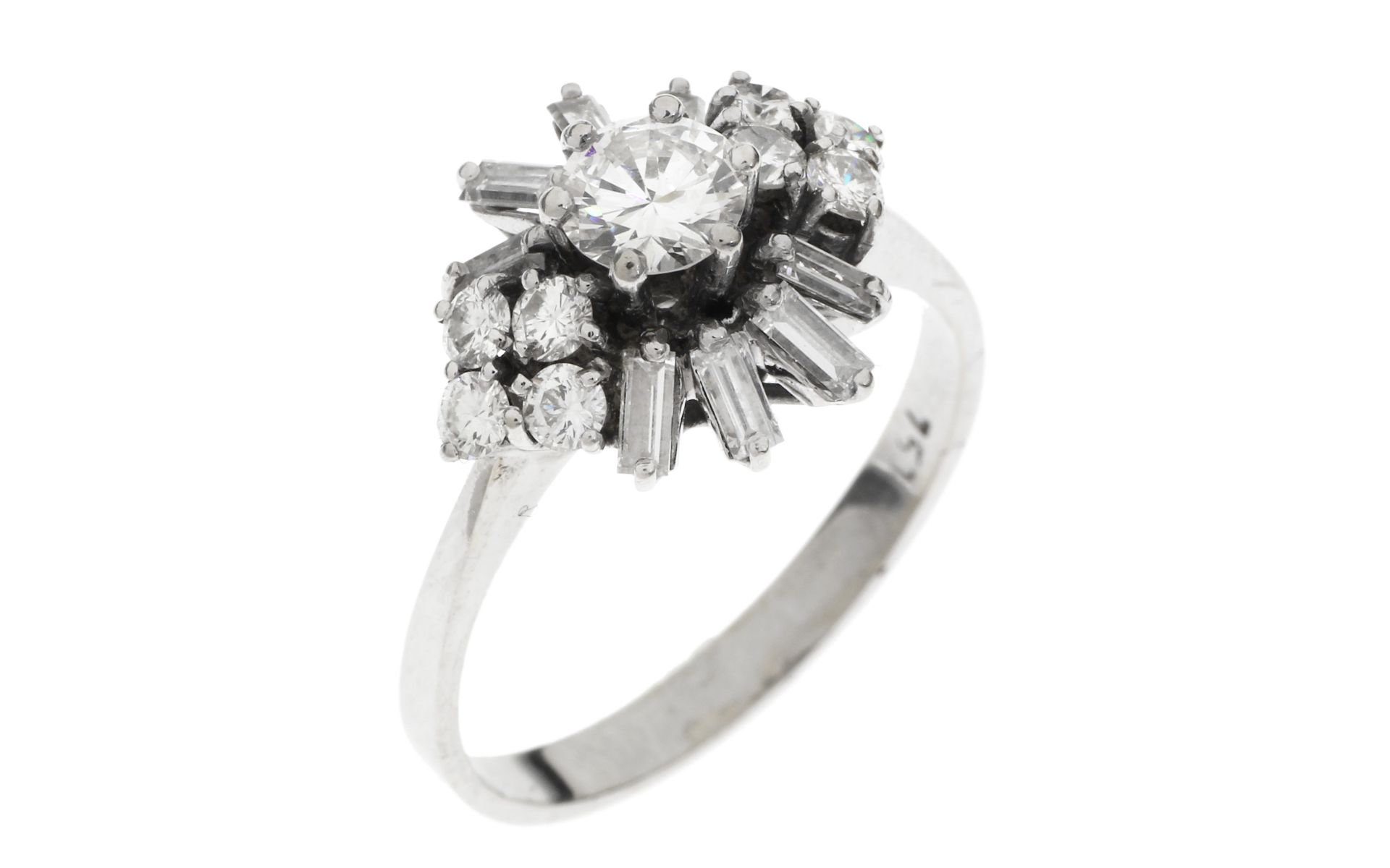 Ring 3.88g 750/- Weissgold mit Diamant ca. 0.50 ct. F/vs und 16 Diamanten zus. ca. 0.80 ct.. Ringgro