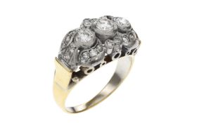 Ring 6.36g 585/- Gelbgold rhodiniert mit Diamant ca. 0.25 ct.. 2 Diamanten zus. ca. 0.30 ct. und 26 