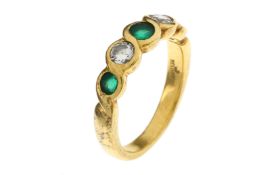 Ring 4.86g 750/- Gelbgold mit 2 Diamanten zus. ca. 0.30 ct. und Smaragden. Ringgroesse ca. 52