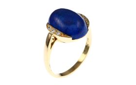 Ring 6.24g 585/- Gelbgold mit 6 Diamanten zus. ca. 0.12 ct. und Lapislazuli. Ringgroesse ca. 61