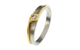 Ring 3.6g 750/- Gelbgold und 950/- Platin mit Diamant ca. 0.07 ct.. Ringgroesse ca. 53