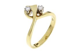 Ring 3.5g 585/- Gelbgold mit 2 Diamanten zus. ca. 0.10 ct.. Ringgroesse ca. 54