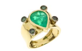 Ring 9.32 gr. 585/- Gelbgold und Weissgold mit Diamanten 0.32 ct und Smaragd 4.00 ct Ringgroesse 58