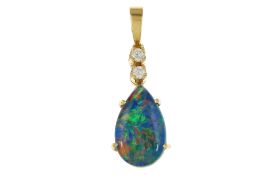 Anhaenger 1.72g 585/- Gelbgold mit 2 Diamanten zus. ca. 0.06 ct. und Opal