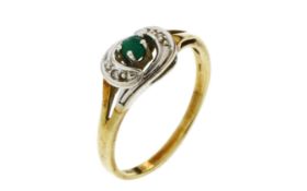 Ring 2.88g 585/- Gelbgold und Weissgold mit 2 Diamanten zus. ca. 0.03 ct. und Smaragd. Ringgroesse c