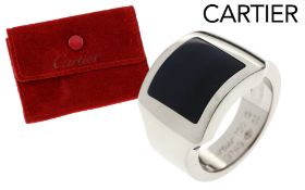 Cartier Ring 20.95g 750/- Weissgold mit Farbstein. Ref. NR 9749. Ringgroesse ca. 55. mit Cartiertasc