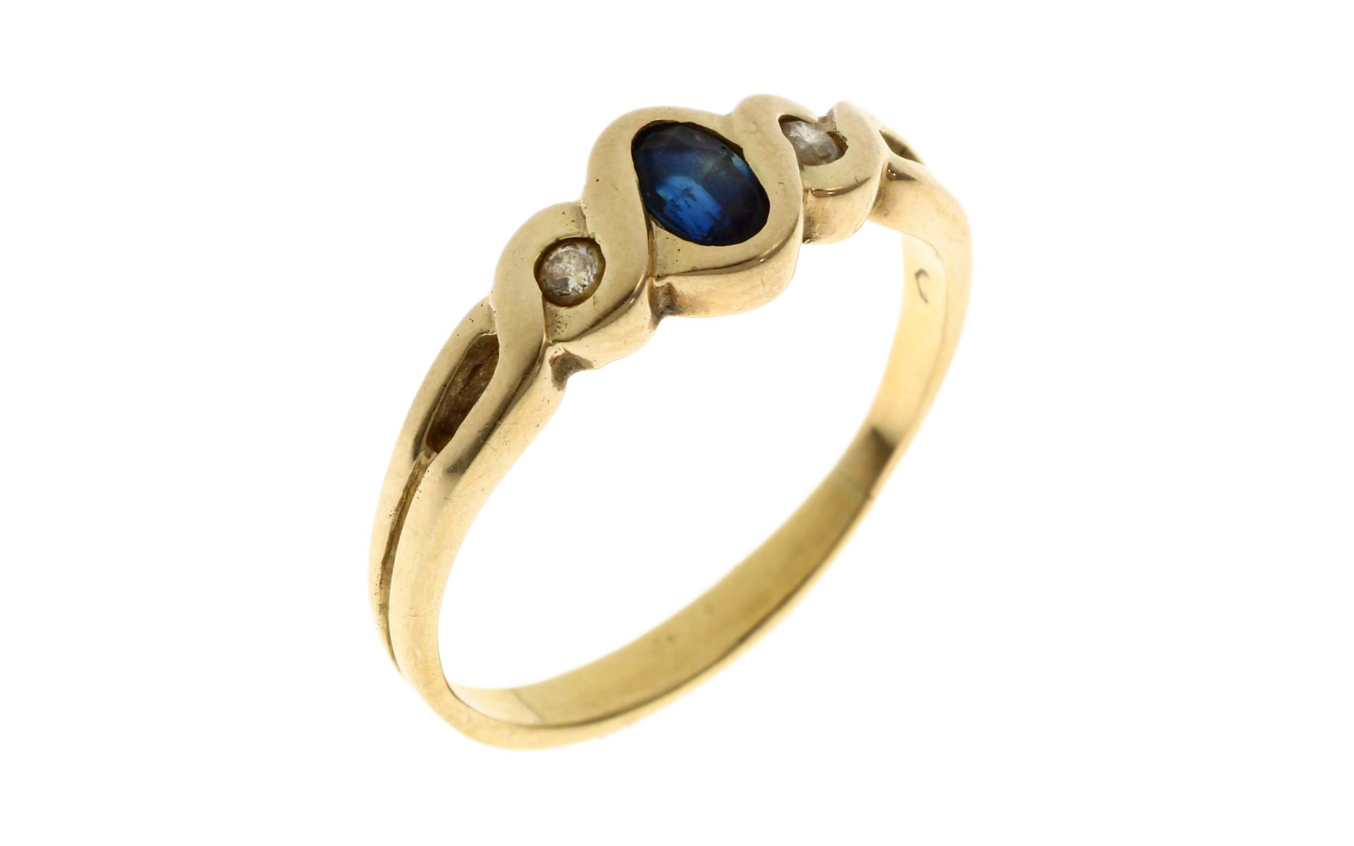 Ring 3.18g 585/- Gelbgold mit 2 Diamanten zus. ca. 0.06 ct. und Saphir. Ringgrousse ca. 57