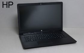 HP Laptop mit Ladekabel