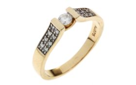 Ring 3.17g 375/- Gelbgold mit 17 Diamanten zus. ca. 0.25 ct.. Ringgroesse ca. 56