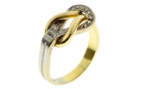 Ring 6.3g 750/- Gelbgold und Weissgold mit 13 Diamanten zus. ca. 0.13 ct.. Ringgroesse ca. 59