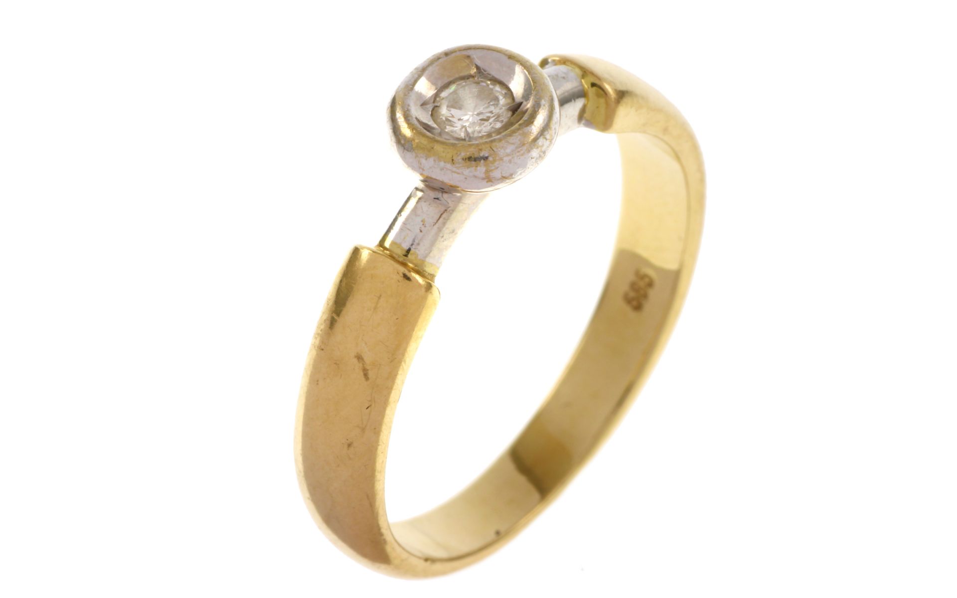 Ring 5.07g 585/- Gelbgold und Weissgold mit Diamant ca. 0.10 ct.. Ringgroesse ca. 59