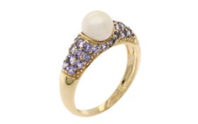 Ring 3.65g 585/- Gelbgold mit Iolith und Suesswasser-Zuchtperle. Ringgroesse ca. 59