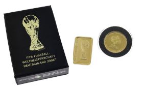 Goldbarren und Goldmuenze "Gedenkpraegungen der FIFA WM 2006 8.45g 585/- und 999/- Gelbgold