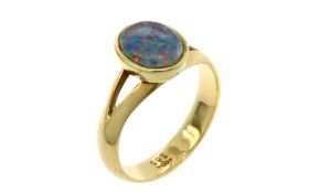 Ring 4.76g 585/- Gelbgold mit Opaltriplette. Ringgroesse ca. 55