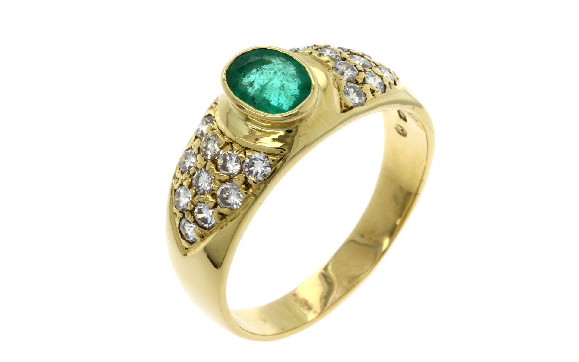 Ring 5.31g 750/- Gelbgold mit 20 Diamanten zus. ca. 0.80 ct. und Smaragd. Ringgroesse ca. 61
