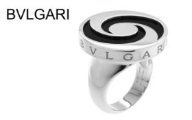 BVLGARI Ring 23.81g 750/- Weissgold mit Onyx. Ringgroesse ca. 50