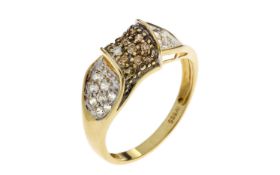 Ring 3.49g 585/- Gelbgold und Weissgold mit 14 Diamanten zus. ca. 0.28 ct. und Topas. Ringgroesse ca