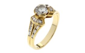 Ring 6.37g 750/- Gelbgold mit Diamant ca. 1.00 ct. G/vs1 und 22 Diamanten zus. ca. 0.44 ct.. Ringgro