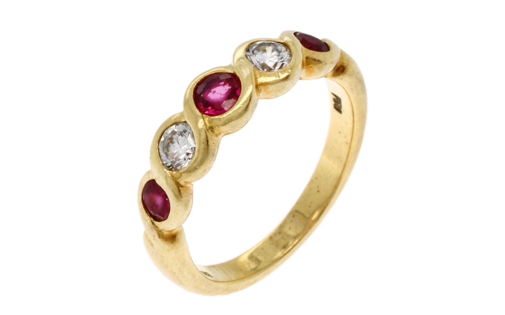 Ring 4.78g 750/- Gelbgold mit 2 Diamanten zus. ca. 0.30 ct. und Rubinen. Ringgroesse ca. 51