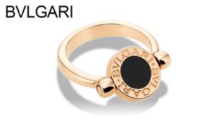 Bulgari Ring 6.67g 750/- Gelbgold B/B Onix Madreperla AN856192/53. Ringgroesse ca. 53