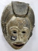 große afrikanische Maske