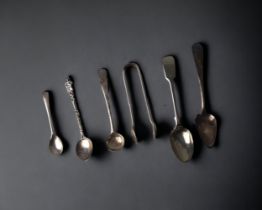 A COLLECTION OF STERLING SILVER & SILVER PLATE TEA SPOONS & SUGAR TONGS.