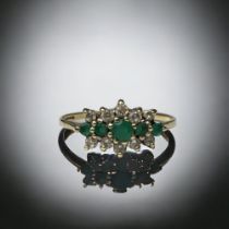 9ct gold ladies emerald bar ring size R