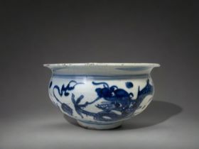 A CHINESE BLUE & WHITE PORCELAIN BOWL. QING DYNASTY. DEPICTING TWO A PAIR OF DRAGONS CHASING THE