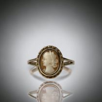 9ct gold ladies cameo ring size R