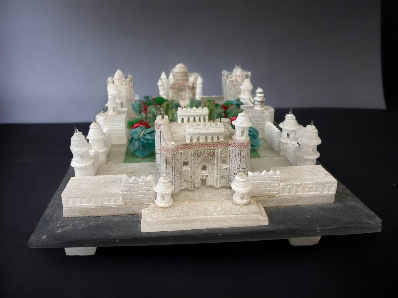 A CARVED ALABASTER MODEL OF THE TAJ MAHAL. 26.5 X 18 X 8CM AF - Image 3 of 4