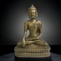 A THAI CAST BRONZE MUDRA BUDDHA. HEIGHT - 20CM