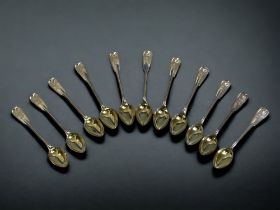 A SET OF TWELVE TIFFANY & CO STERLING SILVER TEASPOONS. WEIGHT - 129G