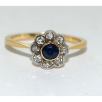 18ct gold ladies Diamond and Sapphire Daisy cluster ring size O