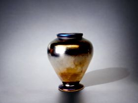 A THOMAS WEBB BRONZE GLASS VASE. CICA 1880 BALUSTER SHAPE. HEIGHT - 14CM