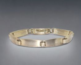 A Sterling silver brushed expanded link bracelet.