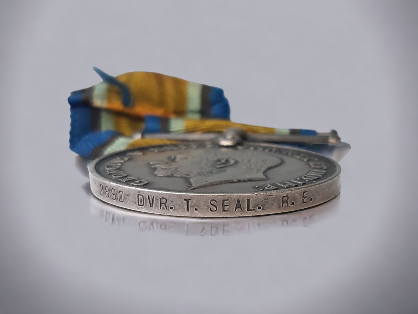 TWO WWI GEORGE V BRITISH WAR MEDALS. WITH RIBBONS. ONE NAMED 'DVR. T. SEAL. R.E.' THE OTHER - Image 4 of 4