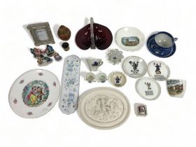 A miscellaneous collection of ceramics & glass.