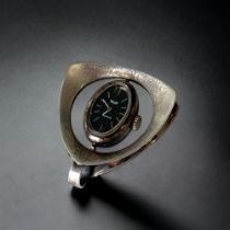 AN UNUSUAL ART DECO 800 SILVER BEHA LADIES WRISTWATCH. 4.5 X 4CM